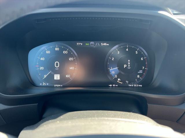2021 Volvo XC40 T5 Momentum