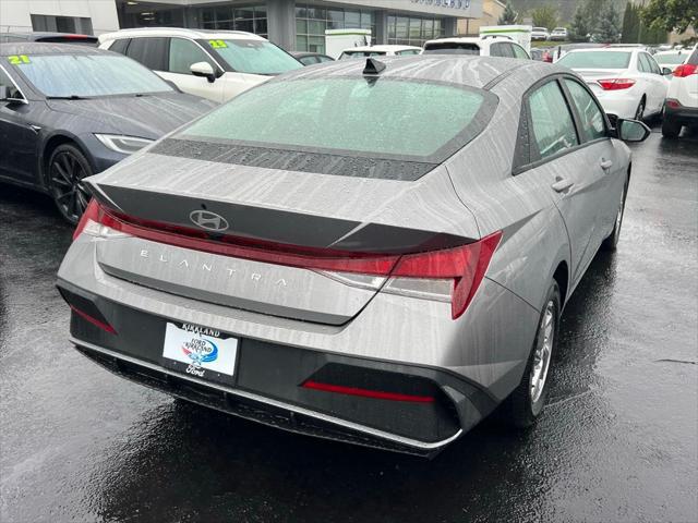 2025 Hyundai Elantra SE