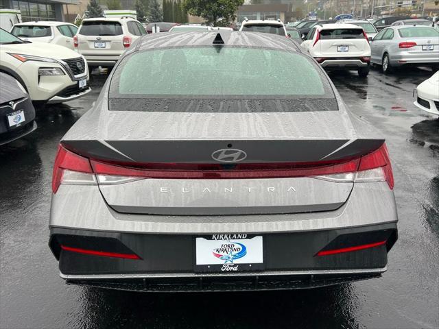 2025 Hyundai Elantra SE