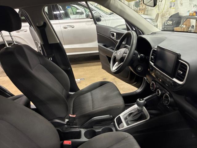2022 Hyundai Venue SE
