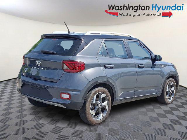 2026 Hyundai Venue SEL w/Two-Tone Roof