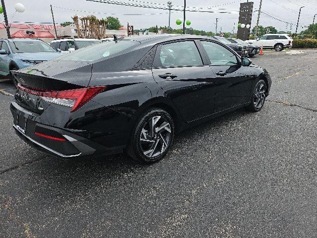 2025 Hyundai Elantra Hybrid SEL Sport
