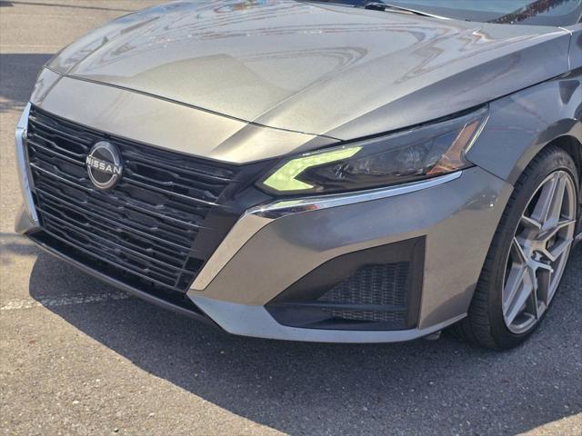 2023 Nissan Altima SL FWD