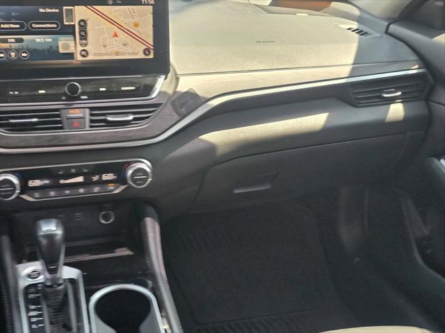 2023 Nissan Altima SL FWD