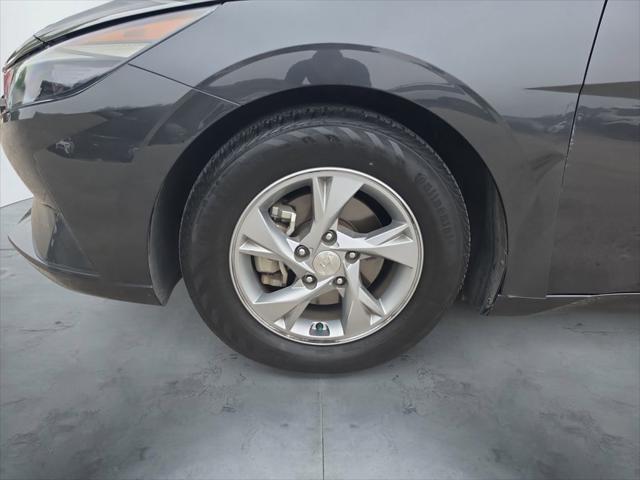 2023 Hyundai Elantra SE