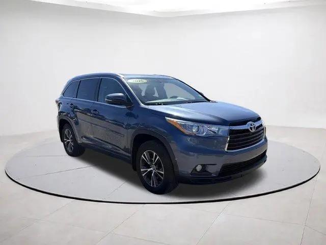 2016 Toyota Highlander XLE V6 for sale in Rutland, VT
