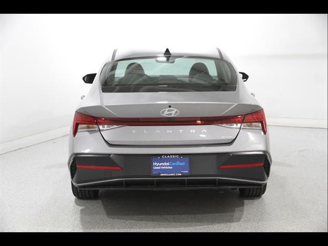 2025 Hyundai Elantra Hybrid Limited