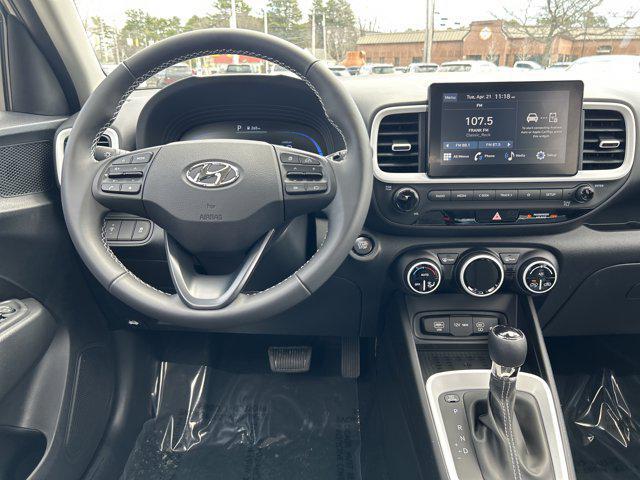 2026 Hyundai Venue SEL w/Two-Tone Roof