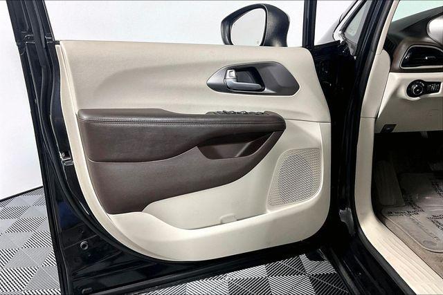 2017 Chrysler Pacifica Touring Plus