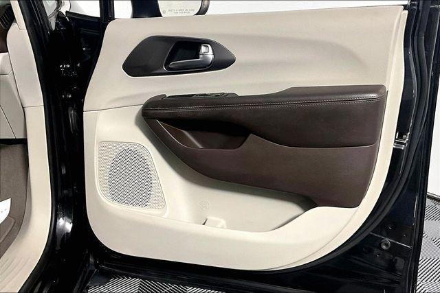 2017 Chrysler Pacifica Touring Plus