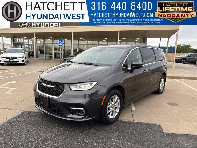 2023 Chrysler Pacifica Touring L for sale in WICHITA, KS