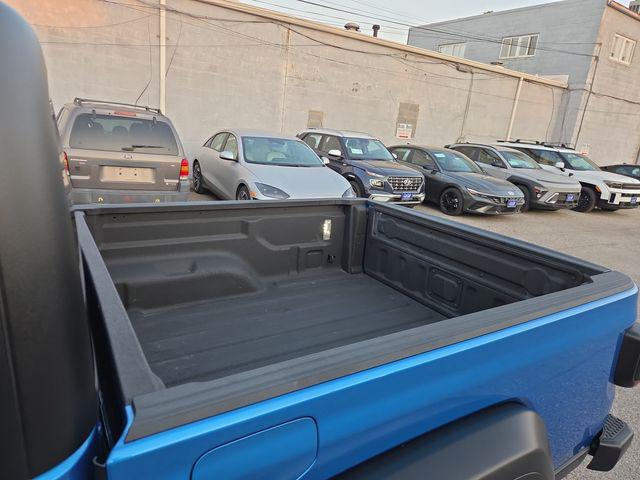2024 Jeep Gladiator Sport