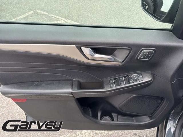 2022 Ford Escape SEL Hybrid