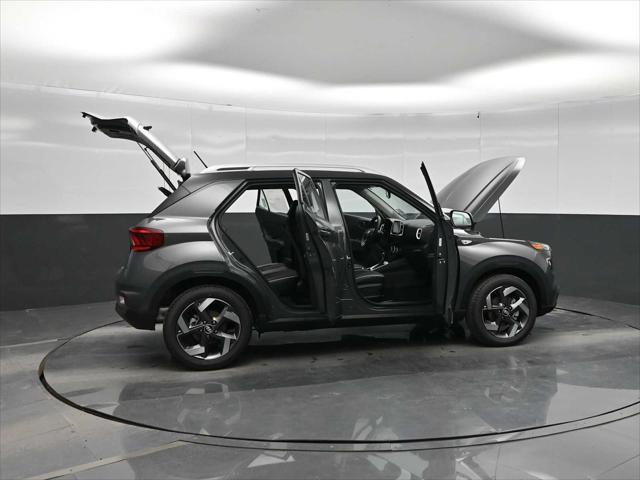 2026 Hyundai Venue SEL w/Two-Tone Roof