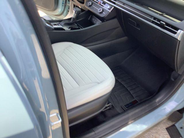 2025 Hyundai Santa Cruz SE