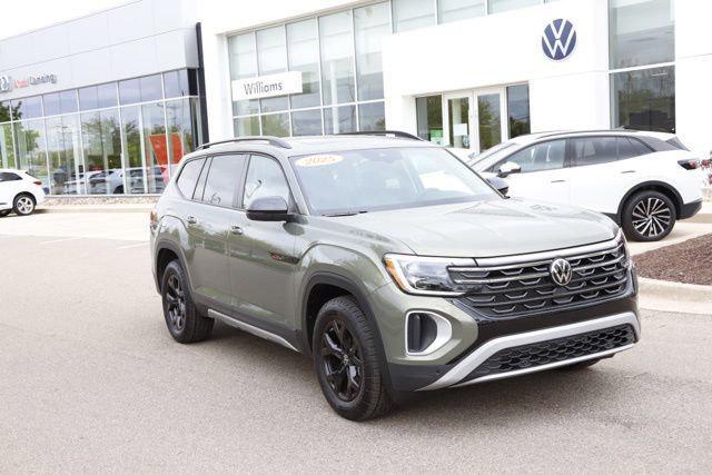 2025 Volkswagen Atlas 2.0T Peak Edition for sale in LANSING, MI