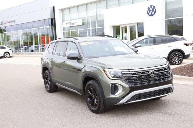 2025 Volkswagen Atlas 2.0T Peak Edition for sale in LANSING, MI
