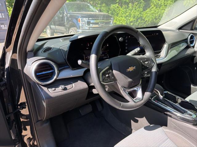 2025 Chevrolet Trax FWD LT