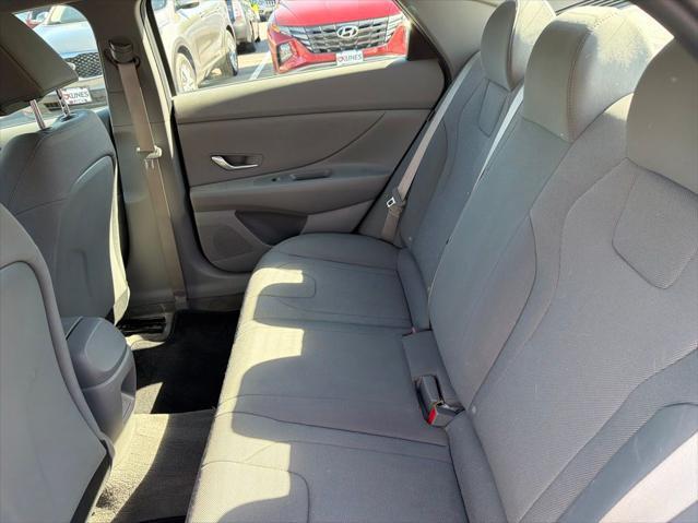 2024 Hyundai Elantra SE