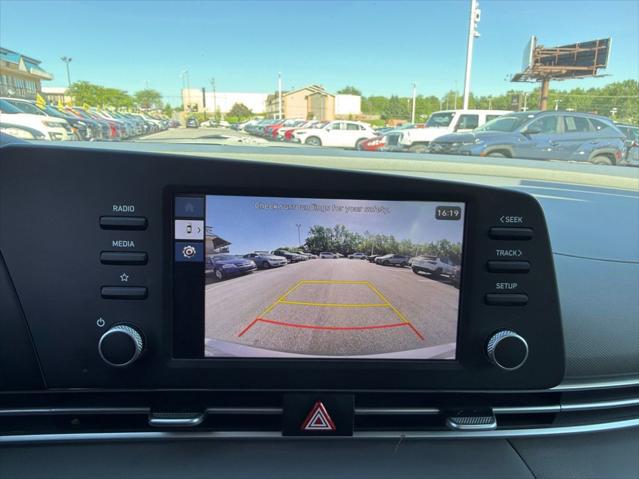 2024 Hyundai Elantra SE