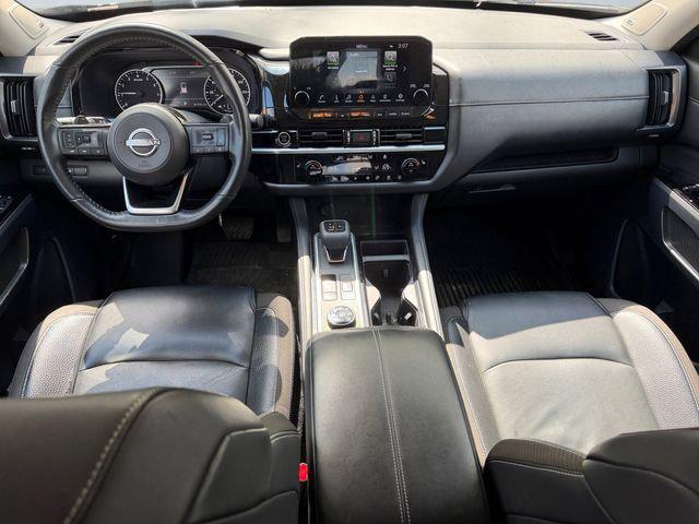 2022 Nissan Pathfinder SL 4WD