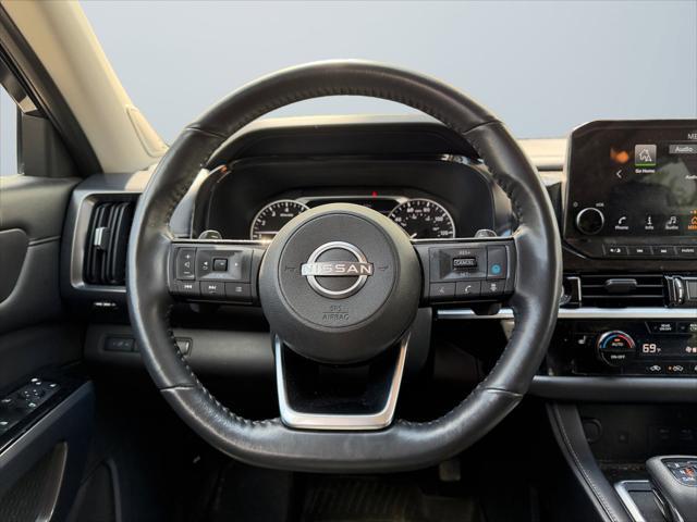 2022 Nissan Pathfinder SL 4WD