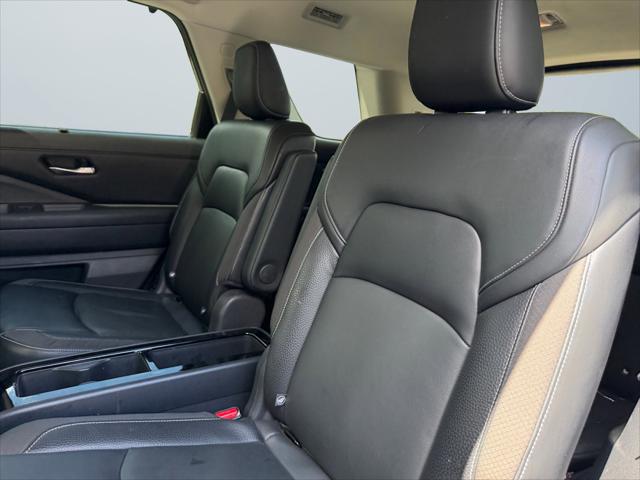 2022 Nissan Pathfinder SL 4WD