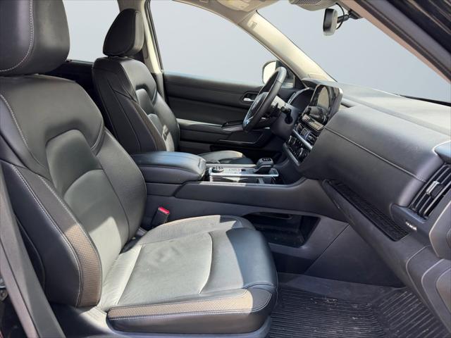 2022 Nissan Pathfinder SL 4WD