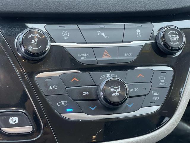 2017 Chrysler Pacifica Touring-L Plus