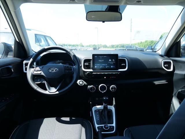 2026 Hyundai Venue SEL w/Two-Tone Roof