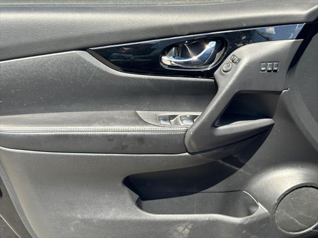 2022 Nissan Rogue Sport SL AWD Xtronic CVT