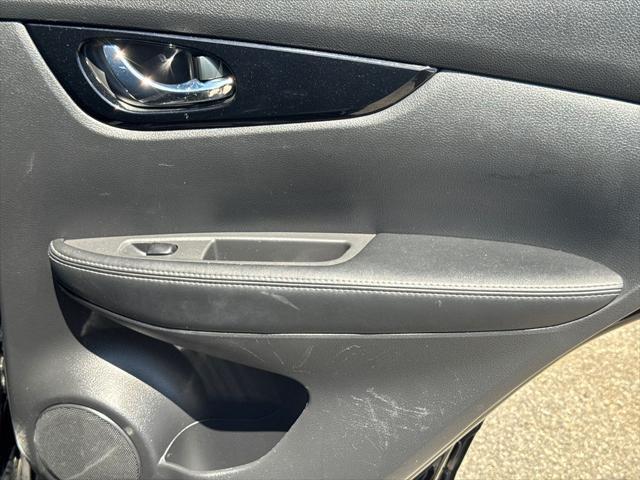 2022 Nissan Rogue Sport SL AWD Xtronic CVT