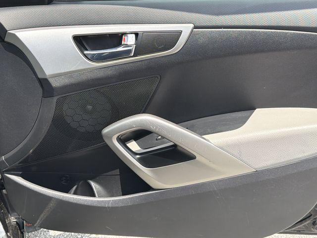 2013 Hyundai Veloster Base w/Gray