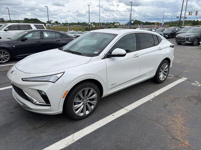 2025 Buick NV Avenir FWD