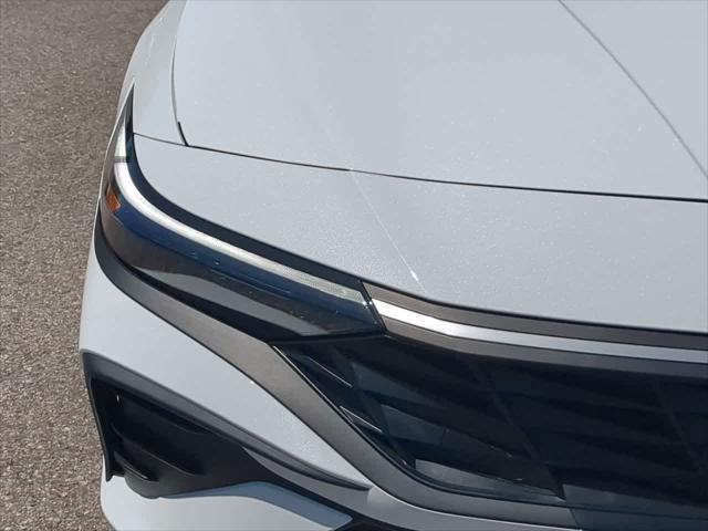 2025 Hyundai Elantra Hybrid SEL Sport