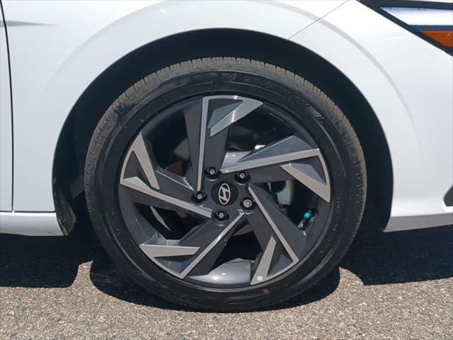2025 Hyundai Elantra Hybrid SEL Sport