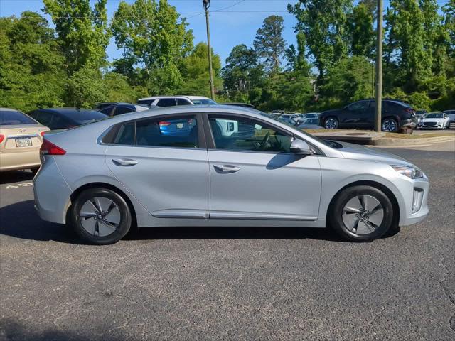 2022 Hyundai IONIQ Hybrid SE