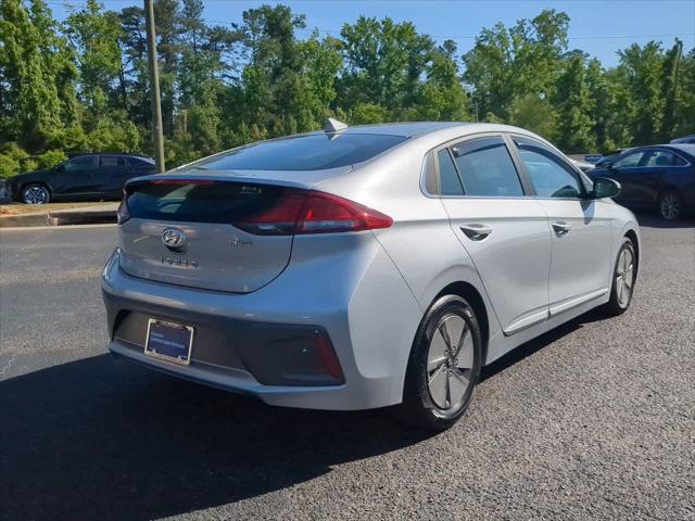 2022 Hyundai IONIQ Hybrid SE