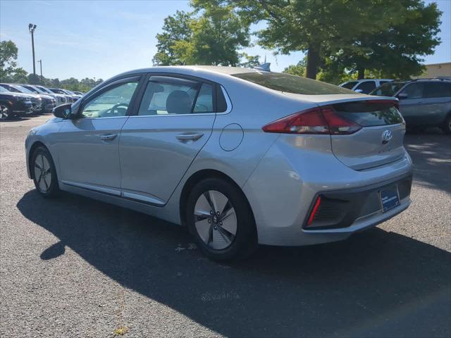 2022 Hyundai IONIQ Hybrid SE