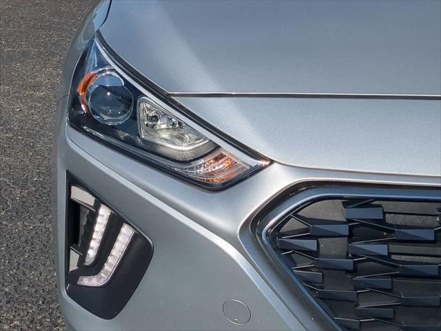 2022 Hyundai IONIQ Hybrid SE