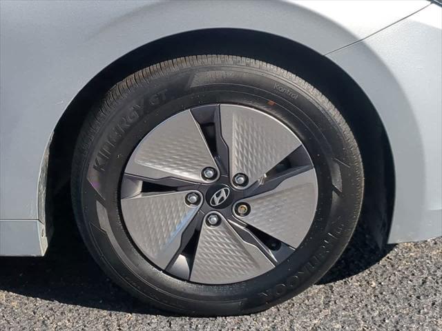 2022 Hyundai IONIQ Hybrid SE
