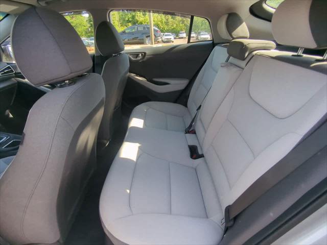 2022 Hyundai IONIQ Hybrid SE