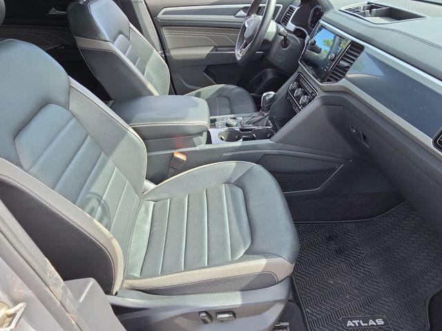 2022 Volkswagen Atlas Cross Sport 3.6L V6 SEL Premium R-Line
