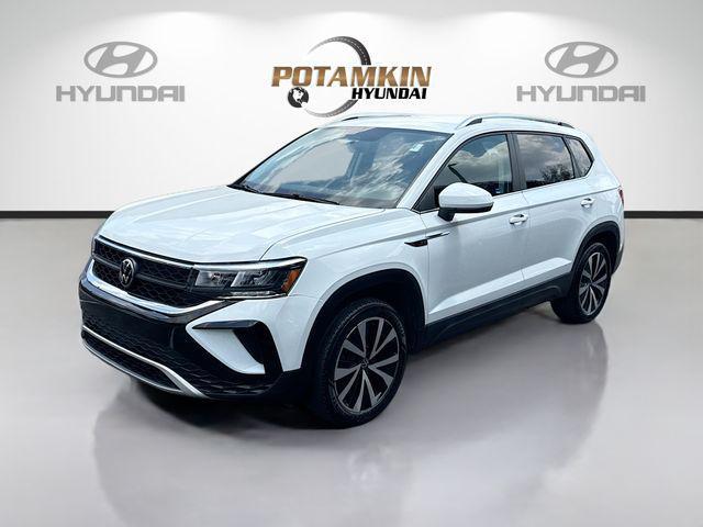 2022 Volkswagen Taos 1.5T SE for sale in MIAMI LAKES, FL