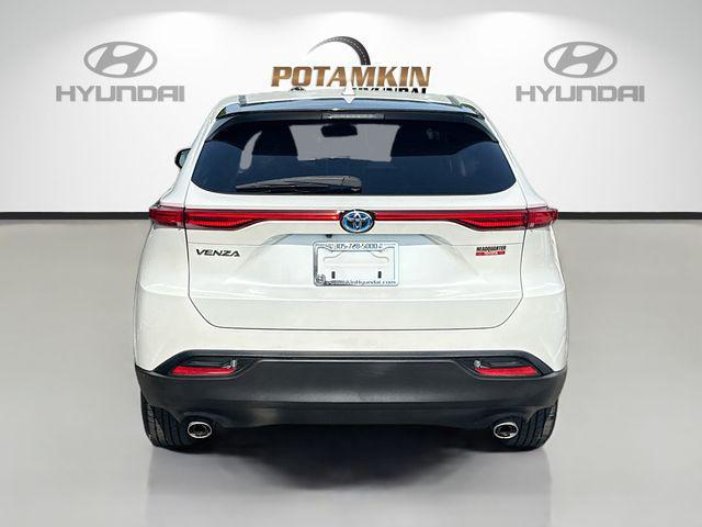 2024 Toyota Venza LE