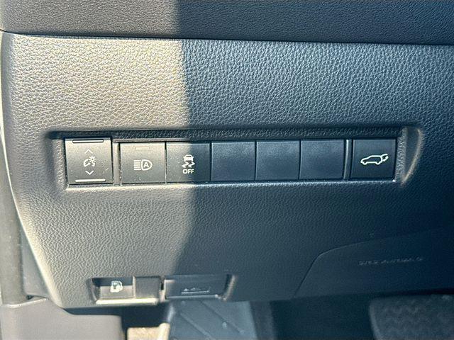2024 Toyota Venza LE