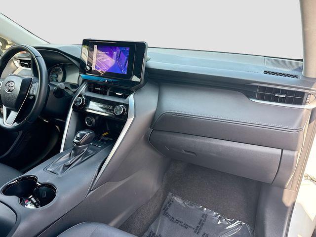 2024 Toyota Venza LE