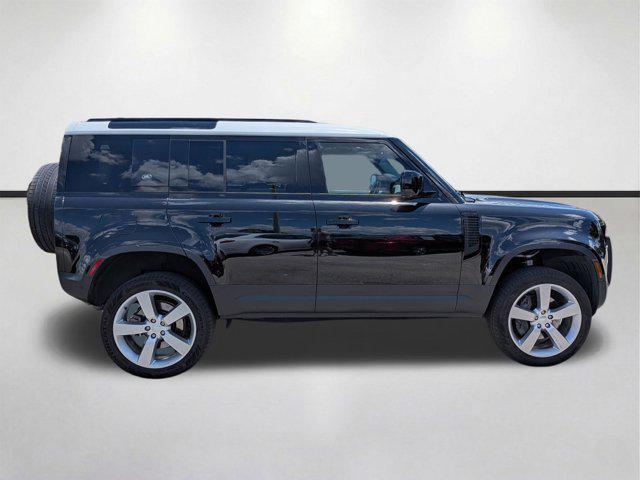 2023 Land Rover Defender 110 SE
