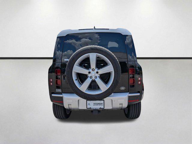 2023 Land Rover Defender 110 SE