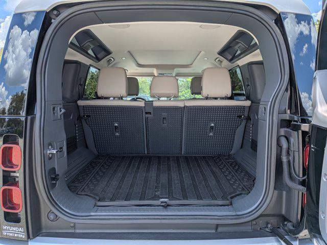 2023 Land Rover Defender 110 SE